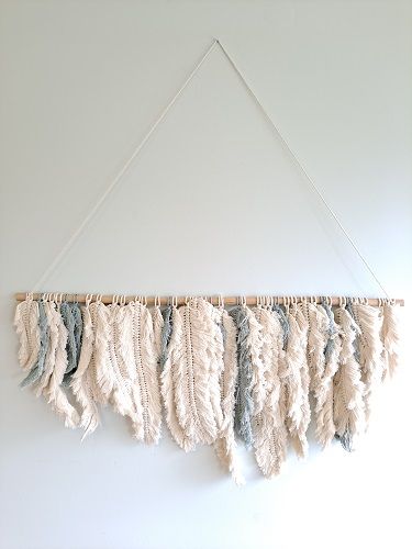 40 Macrame Feathers w/ Wooden Dowel (99cm)- Creams & Blues